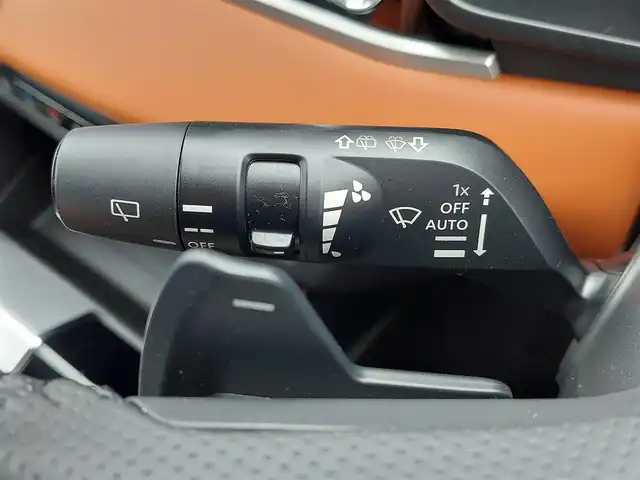 三菱 アウトランダー ＰＨＥＶ P 東京都 2024(令6)年 0.4万km ホワイトダイヤモンド 電動パノラマサンルーフ/BOSEサウンド/ e-Assist/・衝突被害軽減ブレーキシステム/・踏み間違い衝突防止アシスト/・車線逸脱防止支援機能/・ブラインドスポットアシスト/・ヘッドアップディスプレイ/・マイパイロット/・マルチアラウンドモニター/純正ナビ/フルセグTV/ワイヤレス充電器/セミアニリンレザーシート/メモリー機能付きパワーシート/ランバーサポート (リフレッシュ機能)/シートヒーター/ステアリングヒーター/エレクトリックテールゲート/後席ロールサンシェード/アダプティブLEDヘッドライト/20インチ純正アルミホイール/スマートキー