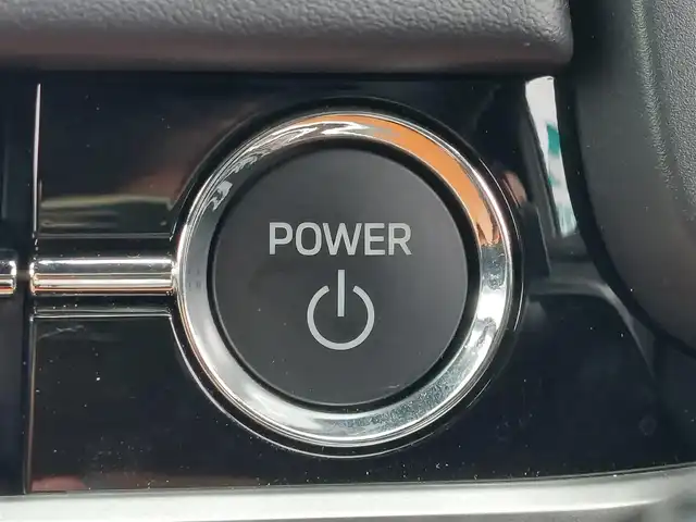 三菱 アウトランダー ＰＨＥＶ P 東京都 2024(令6)年 0.4万km ホワイトダイヤモンド 電動パノラマサンルーフ/BOSEサウンド/ e-Assist/・衝突被害軽減ブレーキシステム/・踏み間違い衝突防止アシスト/・車線逸脱防止支援機能/・ブラインドスポットアシスト/・ヘッドアップディスプレイ/・マイパイロット/・マルチアラウンドモニター/純正ナビ/フルセグTV/ワイヤレス充電器/セミアニリンレザーシート/メモリー機能付きパワーシート/ランバーサポート (リフレッシュ機能)/シートヒーター/ステアリングヒーター/エレクトリックテールゲート/後席ロールサンシェード/アダプティブLEDヘッドライト/20インチ純正アルミホイール/スマートキー