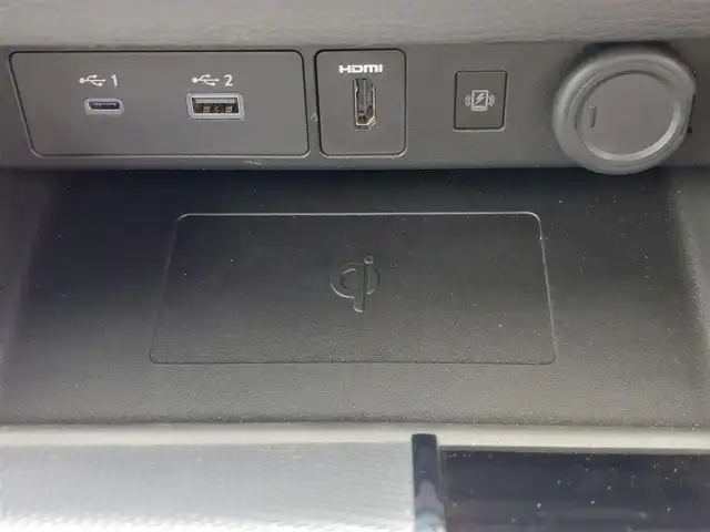 三菱 アウトランダー ＰＨＥＶ P 東京都 2024(令6)年 0.4万km ホワイトダイヤモンド 電動パノラマサンルーフ/BOSEサウンド/ e-Assist/・衝突被害軽減ブレーキシステム/・踏み間違い衝突防止アシスト/・車線逸脱防止支援機能/・ブラインドスポットアシスト/・ヘッドアップディスプレイ/・マイパイロット/・マルチアラウンドモニター/純正ナビ/フルセグTV/ワイヤレス充電器/セミアニリンレザーシート/メモリー機能付きパワーシート/ランバーサポート (リフレッシュ機能)/シートヒーター/ステアリングヒーター/エレクトリックテールゲート/後席ロールサンシェード/アダプティブLEDヘッドライト/20インチ純正アルミホイール/スマートキー