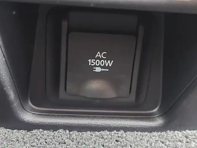 三菱 アウトランダー ＰＨＥＶ P 東京都 2024(令6)年 0.4万km ホワイトダイヤモンド 電動パノラマサンルーフ/BOSEサウンド/ e-Assist/・衝突被害軽減ブレーキシステム/・踏み間違い衝突防止アシスト/・車線逸脱防止支援機能/・ブラインドスポットアシスト/・ヘッドアップディスプレイ/・マイパイロット/・マルチアラウンドモニター/純正ナビ/フルセグTV/ワイヤレス充電器/セミアニリンレザーシート/メモリー機能付きパワーシート/ランバーサポート (リフレッシュ機能)/シートヒーター/ステアリングヒーター/エレクトリックテールゲート/後席ロールサンシェード/アダプティブLEDヘッドライト/20インチ純正アルミホイール/スマートキー