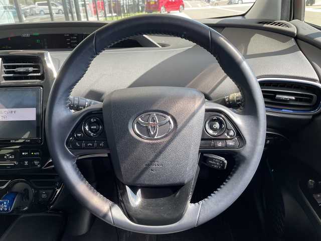 トヨタ プリウス A ツーリングセレクション 愛知県 2019(平31)年 3.7万km エモーショナルレッドⅡ 純正9型ナビ ＳＤカードなし/レーダークルーズコントロール/シートヒーター/バックカメラ/コーナーセンサー/純正アルミホイール/ブラインドスポットモニター/ヘッドアップディスプレイ/LEDヘッドライト/オートマチックハイビーム/ETC/衝突軽減システム/フルセグ/CD DVD/Bluetooth/ステアリングスイッチ/スマートキー/プッシュスタート