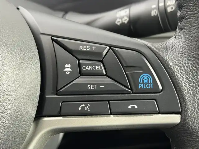 日産 セレナ e－パワー ハイウェイスター V 大阪府 2022(令4)年 1万km ブリリアントホワイトパール 2トーン ProPILOT 純正9incナビTV 360カメラ フリップダウンモニター デジタルインナーミラー レーダークルコン 衝突軽減ブレーキ レーンアシスト ブラインドSM 両側ハンズフリーパワースライドドア ドライブレコーダー ETC