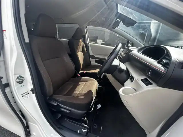 トヨタ シエンタ G 滋賀県 2015(平27)年 6.2万km ホワイトパールクリスタルシャイン 純正7インチナビ/【Bluetooth/フルセグ TV/SD/DVD/CD】/両側パワースライドドア/バックカメラ/レーダークルーズコントロール/衝突軽減ブレーキ/レーンキープアシスト/オートマチックハイビームシステム/LEDヘッドライト/純正ドライブレコーダー/純正ビルトインETC/純正フロアマット/プッシュスタート/スマートキー/ステアリングリモコン