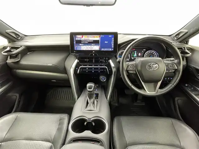 トヨタ ハリアー ハイブリッド Z レザーパッケージ 熊本県 2020(令2)年 7.1万km プレシャスブラックパール 調光パノラマルーフ　/ＪＢＬ１２．３インチナビ（ＡＵＸ・ＢＴ・フルセグ・ＵＳＢ）/全周囲カメラ　/社外前後ドライブレコーダー（ZDR-025）　/レーダークルーズコントロール/ビルトインＥＴＣ２．０　/パワーバックドア　/前席シートヒーター/前席エアーシート/前席パワーシート/ステアリングヒーター/衝突軽減ブレーキ/レーンキープアシスト/横滑り防止/ブラインドスポットモニター/デジタルインナーミラー/レザーシート/純正フロアマット/純正19インチAW/オートライト/オートマチックハイビーム/LEDヘッドライト/フォグランプ/スマートキー/プッシュスタート