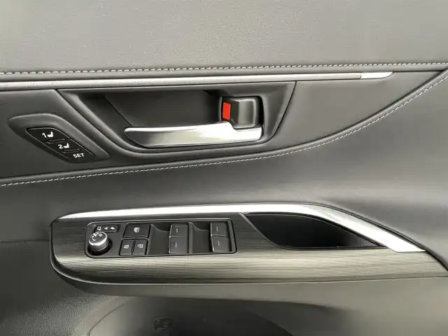 トヨタ ハリアー ハイブリッド Z レザーパッケージ 熊本県 2020(令2)年 7.1万km プレシャスブラックパール 調光パノラマルーフ　/ＪＢＬ１２．３インチナビ（ＡＵＸ・ＢＴ・フルセグ・ＵＳＢ）/全周囲カメラ　/社外前後ドライブレコーダー（ZDR-025）　/レーダークルーズコントロール/ビルトインＥＴＣ２．０　/パワーバックドア　/前席シートヒーター/前席エアーシート/前席パワーシート/ステアリングヒーター/衝突軽減ブレーキ/レーンキープアシスト/横滑り防止/ブラインドスポットモニター/デジタルインナーミラー/レザーシート/純正フロアマット/純正19インチAW/オートライト/オートマチックハイビーム/LEDヘッドライト/フォグランプ/スマートキー/プッシュスタート