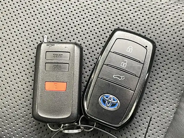 トヨタ ハリアー ハイブリッド Z レザーパッケージ 熊本県 2020(令2)年 7.1万km プレシャスブラックパール 調光パノラマルーフ　/ＪＢＬ１２．３インチナビ（ＡＵＸ・ＢＴ・フルセグ・ＵＳＢ）/全周囲カメラ　/社外前後ドライブレコーダー（ZDR-025）　/レーダークルーズコントロール/ビルトインＥＴＣ２．０　/パワーバックドア　/前席シートヒーター/前席エアーシート/前席パワーシート/ステアリングヒーター/衝突軽減ブレーキ/レーンキープアシスト/横滑り防止/ブラインドスポットモニター/デジタルインナーミラー/レザーシート/純正フロアマット/純正19インチAW/オートライト/オートマチックハイビーム/LEDヘッドライト/フォグランプ/スマートキー/プッシュスタート