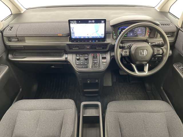 ホンダ ステップワゴン eHEV エアー 大阪府 2024(令6)年 1.9万km プラチナホワイトパール ホンダセンシング/純正11型ナビ/バックカメラ/両側パワースライドドア/レーダークルーズコントロール/CD DVD/Bluetooth/フルセグ/コーナーセンサー/純正アルミホイール/ETC/LEDヘッドライト/レーンキープアシスト/ドライブレコーダー/スマートキー/プッシュスタート
