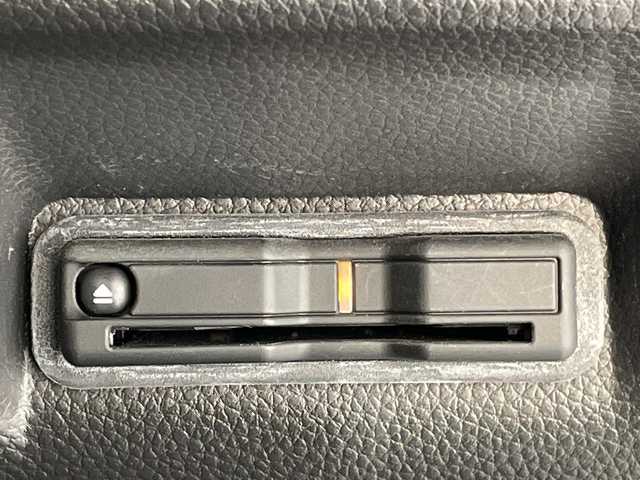 ホンダ ステップワゴン eHEV エアー 大阪府 2024(令6)年 1.9万km プラチナホワイトパール ホンダセンシング/純正11型ナビ/バックカメラ/両側パワースライドドア/レーダークルーズコントロール/CD DVD/Bluetooth/フルセグ/コーナーセンサー/純正アルミホイール/ETC/LEDヘッドライト/レーンキープアシスト/ドライブレコーダー/スマートキー/プッシュスタート