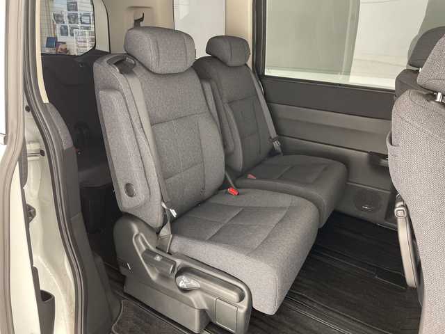 ホンダ ステップワゴン eHEV エアー 大阪府 2024(令6)年 1.9万km プラチナホワイトパール ホンダセンシング/純正11型ナビ/バックカメラ/両側パワースライドドア/レーダークルーズコントロール/CD DVD/Bluetooth/フルセグ/コーナーセンサー/純正アルミホイール/ETC/LEDヘッドライト/レーンキープアシスト/ドライブレコーダー/スマートキー/プッシュスタート