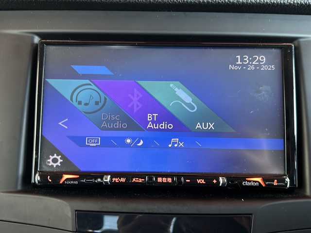 スズキ キザシ 静岡県 2015(平27)年 7.1万km シルバー 純正SDナビ/・Bluetooth/・AM/・FM/主要装備/・衝突軽減/・クルコン/・コーナーセンサー後/・バックカメラ/・ETC/・パワーシートD/N席/・合皮シート/・MTモード付/・社外フロアマット/・純正アルミホイール/・キセノンヘッドライト/・オートライト/・スマートキー/・プッシュスタート