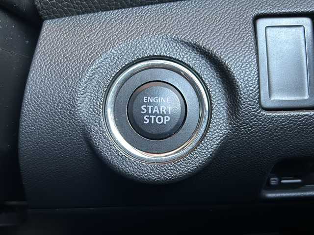 スズキ キザシ 静岡県 2015(平27)年 7.1万km シルバー 純正SDナビ/・Bluetooth/・AM/・FM/主要装備/・衝突軽減/・クルコン/・コーナーセンサー後/・バックカメラ/・ETC/・パワーシートD/N席/・合皮シート/・MTモード付/・社外フロアマット/・純正アルミホイール/・キセノンヘッドライト/・オートライト/・スマートキー/・プッシュスタート