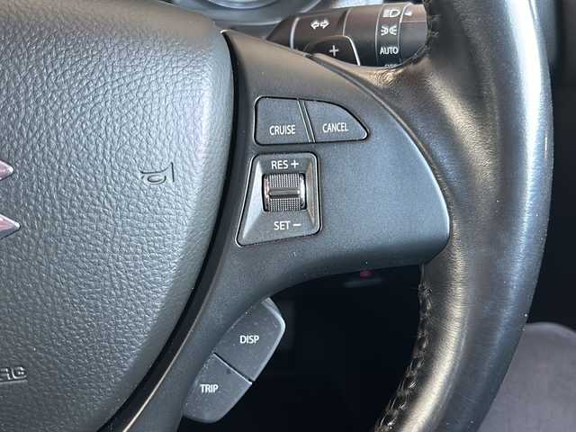 スズキ キザシ 静岡県 2015(平27)年 7.1万km シルバー 純正SDナビ/・Bluetooth/・AM/・FM/主要装備/・衝突軽減/・クルコン/・コーナーセンサー後/・バックカメラ/・ETC/・パワーシートD/N席/・合皮シート/・MTモード付/・社外フロアマット/・純正アルミホイール/・キセノンヘッドライト/・オートライト/・スマートキー/・プッシュスタート