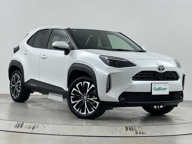 トヨタ ヤリスクロス ハイブリッド Z 埼玉県 2025(令7)年 0.1万km プラチナホワイトパールマイカ 純正ナビ/（FM/AM/BT/TV/USB）　/全方位カメラ/ビルトインＥＴＣ２．０　/ブラインドスポットモニター/レーダークルーズコントロール/前席シートヒーター　/ハンドルヒーター/パワーシート/コーナーセンサー　/レーンキープアシスト　　/ハーフレザーシート/LEDヘッドライト/オートハイビーム/純正アルミホイール/スマートキー×2
