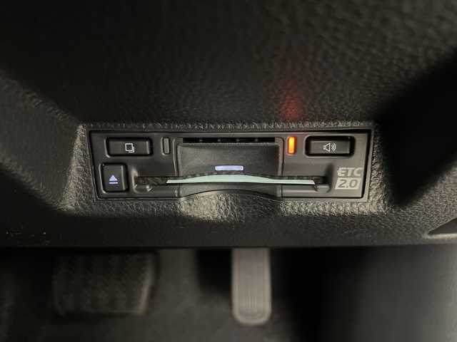 トヨタ ヤリスクロス ハイブリッド Z 埼玉県 2025(令7)年 0.1万km プラチナホワイトパールマイカ 純正ナビ/（FM/AM/BT/TV/USB）　/全方位カメラ/ビルトインＥＴＣ２．０　/ブラインドスポットモニター/レーダークルーズコントロール/前席シートヒーター　/ハンドルヒーター/パワーシート/コーナーセンサー　/レーンキープアシスト　　/ハーフレザーシート/LEDヘッドライト/オートハイビーム/純正アルミホイール/スマートキー×2