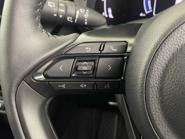 トヨタ ヤリスクロス ハイブリッド Z 埼玉県 2025(令7)年 0.1万km プラチナホワイトパールマイカ 純正ナビ/（FM/AM/BT/TV/USB）　/全方位カメラ/ビルトインＥＴＣ２．０　/ブラインドスポットモニター/レーダークルーズコントロール/前席シートヒーター　/ハンドルヒーター/パワーシート/コーナーセンサー　/レーンキープアシスト　　/ハーフレザーシート/LEDヘッドライト/オートハイビーム/純正アルミホイール/スマートキー×2