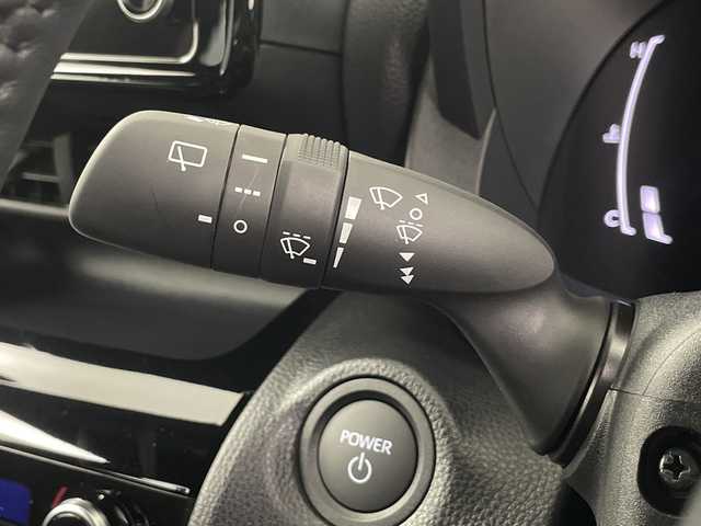 トヨタ ヤリスクロス ハイブリッド Z 埼玉県 2025(令7)年 0.1万km プラチナホワイトパールマイカ 純正ナビ/（FM/AM/BT/TV/USB）　/全方位カメラ/ビルトインＥＴＣ２．０　/ブラインドスポットモニター/レーダークルーズコントロール/前席シートヒーター　/ハンドルヒーター/パワーシート/コーナーセンサー　/レーンキープアシスト　　/ハーフレザーシート/LEDヘッドライト/オートハイビーム/純正アルミホイール/スマートキー×2