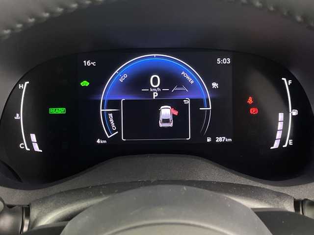 トヨタ ヤリスクロス ハイブリッド Z 埼玉県 2025(令7)年 0.1万km プラチナホワイトパールマイカ 純正ナビ/（FM/AM/BT/TV/USB）　/全方位カメラ/ビルトインＥＴＣ２．０　/ブラインドスポットモニター/レーダークルーズコントロール/前席シートヒーター　/ハンドルヒーター/パワーシート/コーナーセンサー　/レーンキープアシスト　　/ハーフレザーシート/LEDヘッドライト/オートハイビーム/純正アルミホイール/スマートキー×2