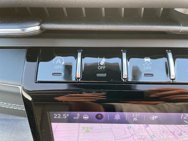 クライスラー・ジープ ジープ グランドチェロキーＬ リミテッド 山形県 2023(令5)年 1.7万km ブライトホワイト 禁煙車/4WD/純正10.1型ディスプレイナビ(AM/FM/TV/BT/Apple CarPlay)/地デジ/ALPINEサウンドシステム/セレクテレインシステム(ROCK/SAND/MUD/SNOW/AUTO/SPORT)/衝突被害軽減ブレーキ/アダプティブクルーズコントロール/前面衝突警報/アクティブレーンマネジメント/交差点衝突回避支援機能/パーキングアシスト/ブラインドスポットモニター/サラウンドビューカメラ/衝突感知オートロック解除・室内灯点灯機能/タイヤプレッシャーモニタリングシステム/レインブレーキサポート/ヘッドアップディスプレイ/パワーバックドア/ブラインドスポットモニター/アクティブノイズコントロールシステム/ヒルスタートアシスト/ヒルディセントコントロール/オフロードインフォメーションページ/オートブレーキホールド/エレクトロニックパーキングブレーキ/115Vアクセサリー電源アウトレット/ヒーテッドドアミラー/ステアリングヒーター/合成皮革シート/シートヒーター(1.2列目)/エアシート(D/N席)/スペアキー1本/純正AW18インチスタッドレス積込/ETC2.0