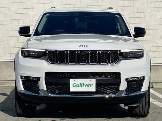 クライスラー・ジープ ジープ グランドチェロキーＬ リミテッド 山形県 2023(令5)年 1.7万km ブライトホワイト 禁煙車/4WD/純正10.1型ディスプレイナビ(AM/FM/TV/BT/Apple CarPlay)/地デジ/ALPINEサウンドシステム/セレクテレインシステム(ROCK/SAND/MUD/SNOW/AUTO/SPORT)/衝突被害軽減ブレーキ/アダプティブクルーズコントロール/前面衝突警報/アクティブレーンマネジメント/交差点衝突回避支援機能/パーキングアシスト/ブラインドスポットモニター/サラウンドビューカメラ/衝突感知オートロック解除・室内灯点灯機能/タイヤプレッシャーモニタリングシステム/レインブレーキサポート/ヘッドアップディスプレイ/パワーバックドア/ブラインドスポットモニター/アクティブノイズコントロールシステム/ヒルスタートアシスト/ヒルディセントコントロール/オフロードインフォメーションページ/オートブレーキホールド/エレクトロニックパーキングブレーキ/115Vアクセサリー電源アウトレット/ヒーテッドドアミラー/ステアリングヒーター/合成皮革シート/シートヒーター(1.2列目)/エアシート(D/N席)/スペアキー1本/純正AW18インチスタッドレス積込/ETC2.0