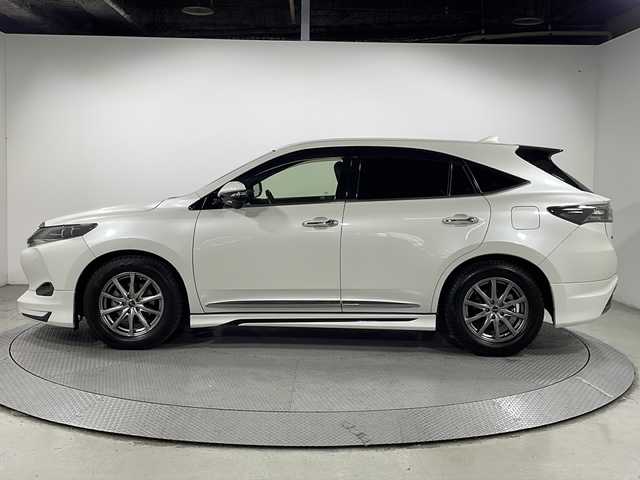 トヨタ ハリアー エレガンス 広島県 2017(平29)年 3.1万km ホワイトパールクリスタルシャイン ALPINE９型ナビ/モデリスタエアロ/パワーシート/バックカメラ/ＥＴＣ/前後ドラレコ/ＭＴモード付ＡＴシフト/フルセグ/コーナーセンサー(前後)/オートライト/フォグランプ/スマートキー/社外17インチアルミホイール(225/65/R17)/エアバッグ(運転席/助手席/サイド/カーテン)