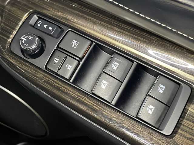 トヨタ ハリアー エレガンス 広島県 2017(平29)年 3.1万km ホワイトパールクリスタルシャイン ALPINE９型ナビ/モデリスタエアロ/パワーシート/バックカメラ/ＥＴＣ/前後ドラレコ/ＭＴモード付ＡＴシフト/フルセグ/コーナーセンサー(前後)/オートライト/フォグランプ/スマートキー/社外17インチアルミホイール(225/65/R17)/エアバッグ(運転席/助手席/サイド/カーテン)