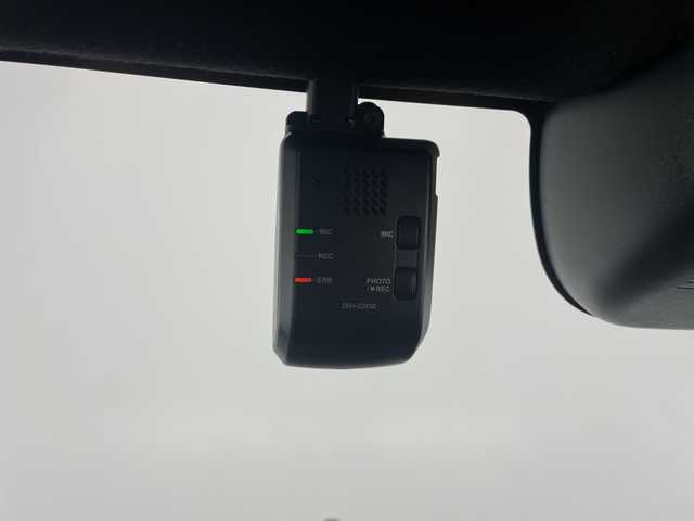 ホンダ Ｎ ＢＯＸ カスタム ターボ 長野県 2023(令5)年 2.9万km クリスタルブラックパール 4WD/純正メモリナビ/（フルセグTV＆CD＆DVD＆SD＆BL＆AppleCarPlay＆AndroidAuto）/バックカメラ/両側パワースライドドア/ターボ/ホンダセンシング/・クルーズコントロール（追従あり）/・衝突被害軽減ブレーキ/・レーンキープアシスト/・クリアランスソナー/ドライブレコーダー（前後）/パドルシフト/シートヒーター（前席）/2列目サンシェード/コンビニフック付きシートバックテーブル（D席、助手席）/電動パーキングブレーキ/ブレーキホールド/LEDヘッドライト/オートマチックハイビーム/オートライト/15インチ純正アルミホイール/純正フロアマット/ドアバイザー/スマートキー