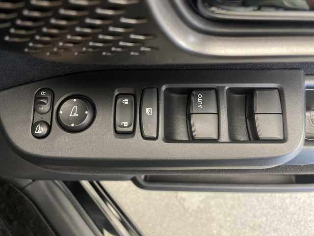 ホンダ Ｎ ＢＯＸ カスタム ターボ 長野県 2023(令5)年 2.9万km クリスタルブラックパール 4WD/純正メモリナビ/（フルセグTV＆CD＆DVD＆SD＆BL＆AppleCarPlay＆AndroidAuto）/バックカメラ/両側パワースライドドア/ターボ/ホンダセンシング/・クルーズコントロール（追従あり）/・衝突被害軽減ブレーキ/・レーンキープアシスト/・クリアランスソナー/ドライブレコーダー（前後）/パドルシフト/シートヒーター（前席）/2列目サンシェード/コンビニフック付きシートバックテーブル（D席、助手席）/電動パーキングブレーキ/ブレーキホールド/LEDヘッドライト/オートマチックハイビーム/オートライト/15インチ純正アルミホイール/純正フロアマット/ドアバイザー/スマートキー