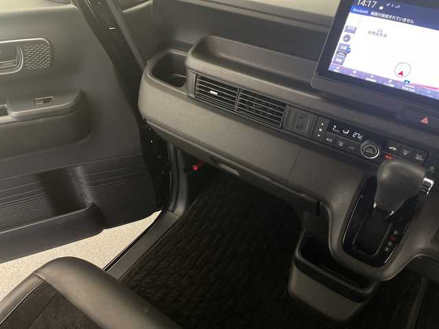 ホンダ Ｎ ＢＯＸ カスタム ターボ 長野県 2023(令5)年 2.9万km クリスタルブラックパール 4WD/純正メモリナビ/（フルセグTV＆CD＆DVD＆SD＆BL＆AppleCarPlay＆AndroidAuto）/バックカメラ/両側パワースライドドア/ターボ/ホンダセンシング/・クルーズコントロール（追従あり）/・衝突被害軽減ブレーキ/・レーンキープアシスト/・クリアランスソナー/ドライブレコーダー（前後）/パドルシフト/シートヒーター（前席）/2列目サンシェード/コンビニフック付きシートバックテーブル（D席、助手席）/電動パーキングブレーキ/ブレーキホールド/LEDヘッドライト/オートマチックハイビーム/オートライト/15インチ純正アルミホイール/純正フロアマット/ドアバイザー/スマートキー