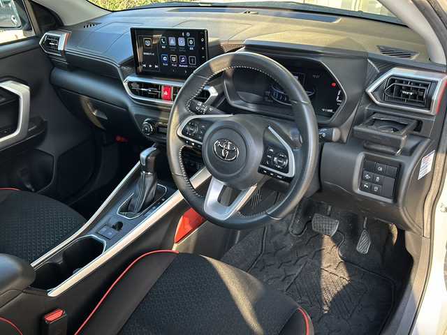 トヨタ ライズ Z 静岡県 2022(令4)年 7.6万km グレーⅡ 純正オーディオ/・ラジオ/フルセグTV/・Bluetooth/USB/HDMI/・Apple Carplay/Android Auto/主要装備/・レーダークルーズコントロール　/・ドライブレコーダー　/・ＥＴＣ　/・全方位カメラ　/・シートヒーター　/・ステアリングリモコン　/・ホールド　/・ＢＳＭ　/・オートハイビーム　/・オートライト　/・ＬＥＤヘッドライト/・コーナーセンサー/・純正アルミホイール/・純正フロアマット/・レーンキープアシスト/・盗難防止装置/・プッシュスタート/・スマートキー/・MTモード付き