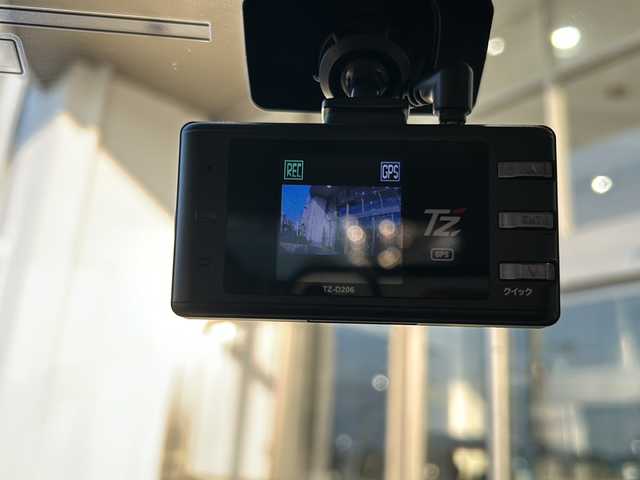 トヨタ ライズ Z 静岡県 2022(令4)年 7.6万km グレーⅡ 純正オーディオ/・ラジオ/フルセグTV/・Bluetooth/USB/HDMI/・Apple Carplay/Android Auto/主要装備/・レーダークルーズコントロール　/・ドライブレコーダー　/・ＥＴＣ　/・全方位カメラ　/・シートヒーター　/・ステアリングリモコン　/・ホールド　/・ＢＳＭ　/・オートハイビーム　/・オートライト　/・ＬＥＤヘッドライト/・コーナーセンサー/・純正アルミホイール/・純正フロアマット/・レーンキープアシスト/・盗難防止装置/・プッシュスタート/・スマートキー/・MTモード付き