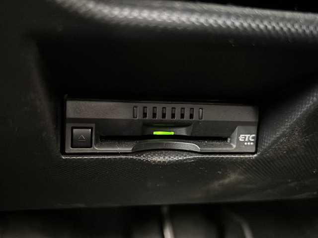 トヨタ ライズ Z 静岡県 2022(令4)年 7.6万km グレーⅡ 純正オーディオ/・ラジオ/フルセグTV/・Bluetooth/USB/HDMI/・Apple Carplay/Android Auto/主要装備/・レーダークルーズコントロール　/・ドライブレコーダー　/・ＥＴＣ　/・全方位カメラ　/・シートヒーター　/・ステアリングリモコン　/・ホールド　/・ＢＳＭ　/・オートハイビーム　/・オートライト　/・ＬＥＤヘッドライト/・コーナーセンサー/・純正アルミホイール/・純正フロアマット/・レーンキープアシスト/・盗難防止装置/・プッシュスタート/・スマートキー/・MTモード付き