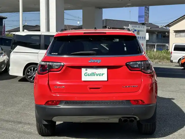 クライスラー・ジープ ジープ コンパス リミテッド 熊本県 2018(平30)年 5.6万km 赤 Beatsサウンド/4WD/純正メモリナビ/【ワンセグTV/CD/DVD/USB/Bluetooth】/バックカメラ/パーキングアシスト/レーダークルーズコントロール/レーンキープアシスト/コーナーセンサー/本革シート/パワーシート(D席)/前席シートヒーター/純正18インチアルミホイール/オートライト/オートマチックハイビーム/ダブル＋サイドエアバック/純正フロアマット/ビルトインETC/ドライブレコーダー/横滑り防止装置/盗難防止装置