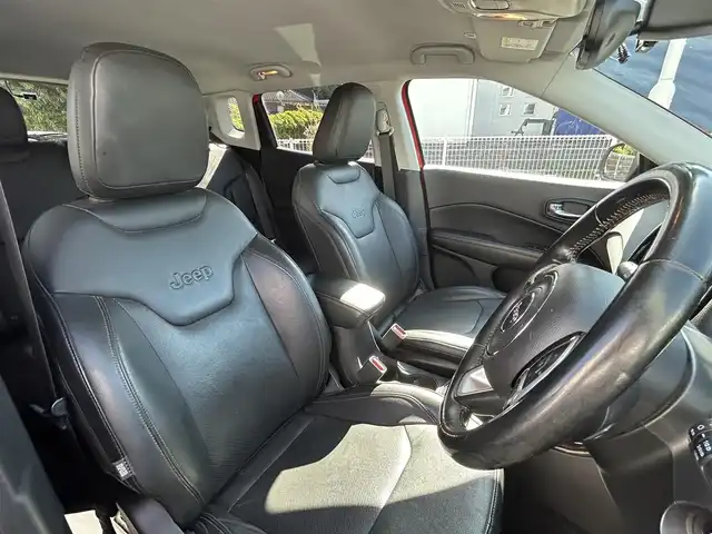 クライスラー・ジープ ジープ コンパス リミテッド 熊本県 2018(平30)年 5.6万km 赤 Beatsサウンド/4WD/純正メモリナビ/【ワンセグTV/CD/DVD/USB/Bluetooth】/バックカメラ/パーキングアシスト/レーダークルーズコントロール/レーンキープアシスト/コーナーセンサー/本革シート/パワーシート(D席)/前席シートヒーター/純正18インチアルミホイール/オートライト/オートマチックハイビーム/ダブル＋サイドエアバック/純正フロアマット/ビルトインETC/ドライブレコーダー/横滑り防止装置/盗難防止装置