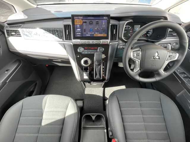 三菱 デリカＤ：５ シャモニー 栃木県 2025(令7)年 0.1千km 白Ⅱ AIS検査済み/【2506028454】/純正アルパインナビ/12.8型フリップダウンモニター/フルセグ/全方位カメラ/ステアリングリモコン/両側パワースライドドア/パワーバックドア/ステアリングヒーター/レーダークルーズ/前席シートヒーター/ハーフレザーシート/パドルシフト/ブラインドスポットモニター/アイドリングストップ/ウィンカーミラー/運転席パワーシート/AC100V電源/スマートキー/ナイトロパワー　M7ファランクス（社外）/TOYOオープンカントリーR/T　（社外）/Bratオリジナルリフトアップキット（社外）/MADLYS　フロントグリル（社外）/MADLYS　ブルバー（社外）/MADLYS　フェンダープロテクター（社外）/ヘッドライトシャドウシート（社外）/ルーフラック（社外）/社外パーツ取付有