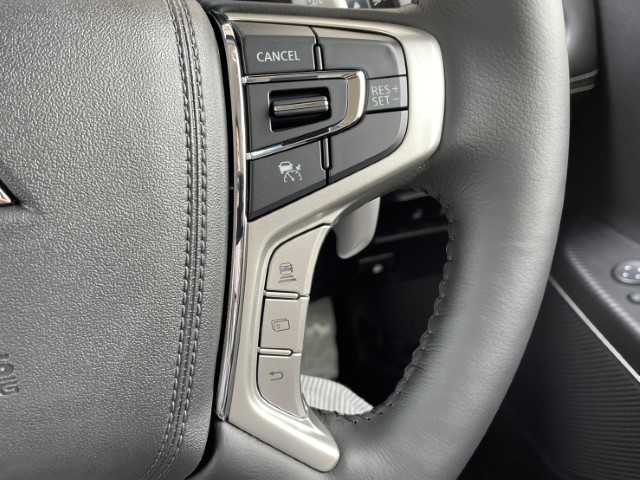 三菱 デリカＤ：５ シャモニー 栃木県 2025(令7)年 0.1千km 白Ⅱ AIS検査済み/【2506028454】/純正アルパインナビ/12.8型フリップダウンモニター/フルセグ/全方位カメラ/ステアリングリモコン/両側パワースライドドア/パワーバックドア/ステアリングヒーター/レーダークルーズ/前席シートヒーター/ハーフレザーシート/パドルシフト/ブラインドスポットモニター/アイドリングストップ/ウィンカーミラー/運転席パワーシート/AC100V電源/スマートキー/ナイトロパワー　M7ファランクス（社外）/TOYOオープンカントリーR/T　（社外）/Bratオリジナルリフトアップキット（社外）/MADLYS　フロントグリル（社外）/MADLYS　ブルバー（社外）/MADLYS　フェンダープロテクター（社外）/ヘッドライトシャドウシート（社外）/ルーフラック（社外）/社外パーツ取付有