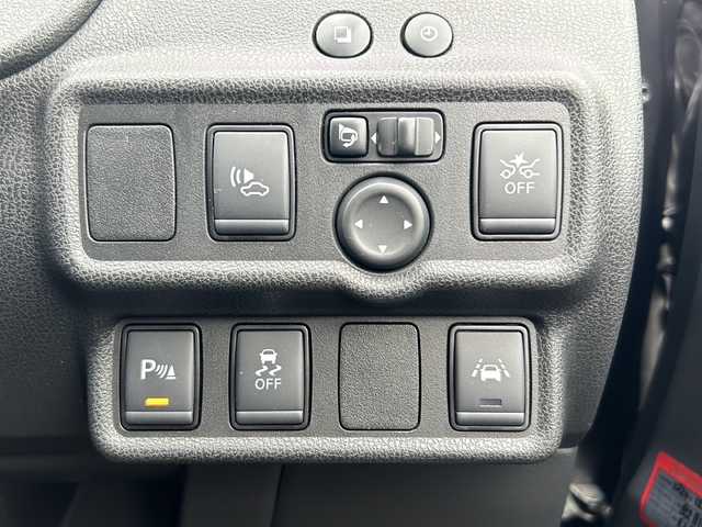 日産 ノート e－パワー X 兵庫県 2019(令1)年 8.1万km ダークメタルグレー 純正メモリナビ（ＡＭ・ＦＭ・フルセグ・ブルートゥース・ＣＤ・ＤＶＤ）プリクラッシュセーフティー　ＥＴＣ　ドライブレコーダー　純正フルエアロ　車線逸脱防止機能　コーナーセンサー　先行車発進告知　横滑り防止機能　オートライト　プッシュスタート　純正フロアマット