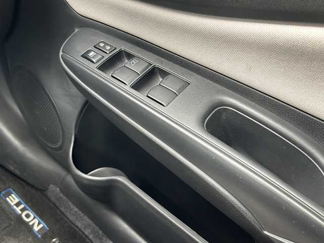 日産 ノート e－パワー X 兵庫県 2019(令1)年 8.1万km ダークメタルグレー 純正メモリナビ（ＡＭ・ＦＭ・フルセグ・ブルートゥース・ＣＤ・ＤＶＤ）プリクラッシュセーフティー　ＥＴＣ　ドライブレコーダー　純正フルエアロ　車線逸脱防止機能　コーナーセンサー　先行車発進告知　横滑り防止機能　オートライト　プッシュスタート　純正フロアマット