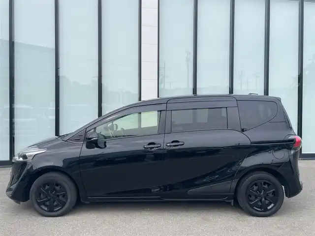 トヨタ シエンタ G セーフティエディションⅡ 大阪府 2021(令3)年 6.8万km ブラックマイカ 社外ナビ/   TV/CD/DVD/Bluetooth/USB/バックモニター/衝突軽減ブレーキ/横滑り防止装置/コーナーセンサー/両側パワースライドドア/アイドリングストップ/オートマチックハイビーム/レーントレーシングアシスト/ステアリングスイッチ/純正15インチアルミホイール/純正フロアマット/プッシュスタート/スマートキー/ＥＴＣ/ＬＥＤライト/禁煙車