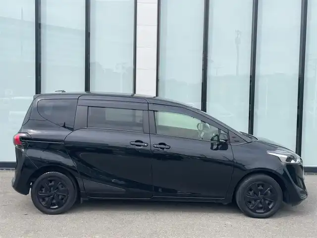 トヨタ シエンタ G セーフティエディションⅡ 大阪府 2021(令3)年 6.8万km ブラックマイカ 社外ナビ/   TV/CD/DVD/Bluetooth/USB/バックモニター/衝突軽減ブレーキ/横滑り防止装置/コーナーセンサー/両側パワースライドドア/アイドリングストップ/オートマチックハイビーム/レーントレーシングアシスト/ステアリングスイッチ/純正15インチアルミホイール/純正フロアマット/プッシュスタート/スマートキー/ＥＴＣ/ＬＥＤライト/禁煙車