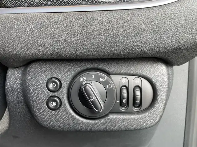 ＭＩＮＩ ＢＭＷ ミニ クラブマン クーパーSD 愛知県 2020(令2)年 5.9万km MINI Yoursエニグマティックブラック 後期　/純正ナビ　/Bluetooth /バックカメラ　/インテリジェントセーフティ/ACC　/衝突軽減B　/ライトパッケージ　/LEDヘッドライト　ミ/ラー一体型ETC　/純正17インチアルミホイール