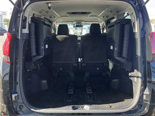 トヨタ アルファードハイブリット SR 道東・釧路十勝 2015(平27)年 9.6万km ブラック ・4WD/・純正9インチメモリナビ/（DVD・CD・フルセグ・Bluetooth・ラジオ・SD）/・バックカメラ/・純正10インチフリップダウンモニター/・JBLサウンドシステム/・衝突軽減ブレーキ/・レーダークルーズコントロール/・パワーバックドア/・前席パワーシート/・両側パワースライドドア/・ハーフレザーシート/・ウッドコンビハンドル/・ステアリングリモコン/・横滑り防止装置/・HIDヘッドライト/・フォグライト/・ウィンカーミラー/・電動格納ミラー/・オットマンシート（助手席/2列目）/・ドライブレコーダー/・ビルトインETC/・ドアバイザー/・純正フロアマット/・スマートキー/・エンジンプッシュスタート/・純正17インチアルミホイール