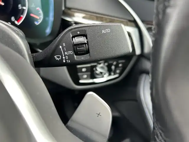 ＢＭＷ ５２３ｄ Mスポーツ 宮崎県 2019(令1)年 4.2万km アルピンホワイトⅢ 純正ナビゲーション/・Bluetooth/・CD DVD/・AM/FM/・USB/・フルセグTV/アダプティブクルーズコントロール/ワイヤレスチャージ/アンビエントライト/ブラインドスポットモニター/革巻きステアリング/・パドルシフト/D/N席パワーシート/パワーバックドア/純正１９インチアルミホイール/全方位カメラ/キーレスエントリー/・スマートキー