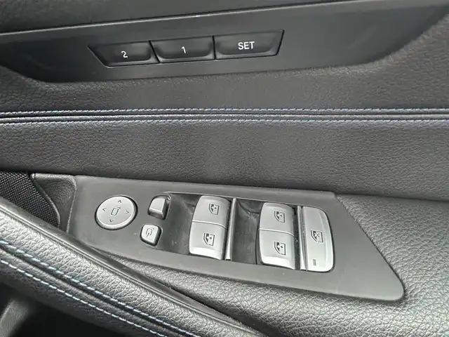 ＢＭＷ ５２３ｄ Mスポーツ 宮崎県 2019(令1)年 4.2万km アルピンホワイトⅢ 純正ナビゲーション/・Bluetooth/・CD DVD/・AM/FM/・USB/・フルセグTV/アダプティブクルーズコントロール/ワイヤレスチャージ/アンビエントライト/ブラインドスポットモニター/革巻きステアリング/・パドルシフト/D/N席パワーシート/パワーバックドア/純正１９インチアルミホイール/全方位カメラ/キーレスエントリー/・スマートキー