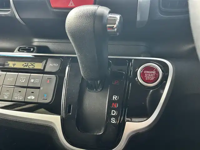 ホンダ Ｎ ＢＯＸ G ターボ SSパッケージ 福島県 2016(平28)年 7.3万km プレミアムホワイトパールⅡ 純正ナビゲーション/型番：VXM-174VFXi/【CD/DVD/SD/BT/TV】/バックカメラ/ビルトインETC/両側電動スライドドア/前席シートヒーター/パドルシフト/クルーズコントロール/シートバックテーブル/リアドアシェード/HIDオートライト/スチールホイール＋スタドッレスセット車載/155/65R14/純正フロアマット