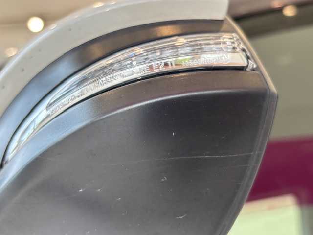 トヨタ ノア Si ダブルバイビー 埼玉県 2018(平30)年 4.8万km ホワイトパールクリスタルシャイン フルセグテレビ/バックカメラ/フリップダウンモニター/シートカバー/アイドリングストップ/キャプテンシート/クルーズコントロール/プッシュスタート/両側パワースライドドア/ETC/禁煙車