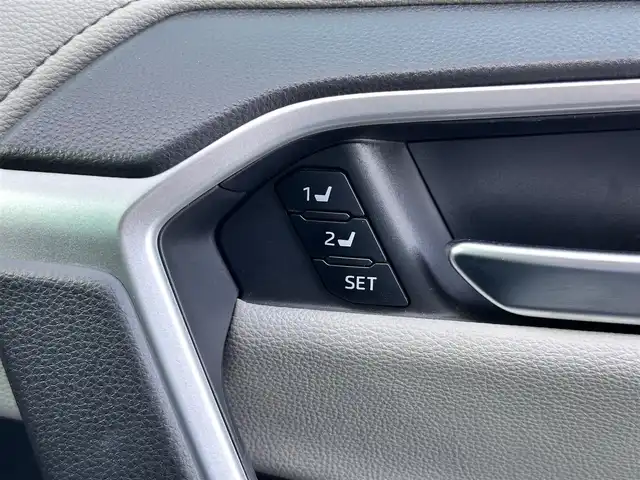 トヨタ ＲＡＶ４ G Zパッケージ 宮城県 2020(令2)年 3.6万km ホワイトパールクリスタルシャイン パノラマムーンルーフ/ワイヤレス充電/＝＝＝/セーフティセンス/・プリクラッシュセーフティ/・レーントレーシングアシスト/・レーダークルーズコントロール/・オートマチックハイビーム/・ロードサインアシスト/先行車発進告知/インテリジェントクリアランスソナー/リアクロストラフィックオートブレーキ/ブラインドスポットモニター/デジタルインナーミラー/純正9インチナビ（NSZT-Y68T）/・CD/DVD/・Bluetooth/・フルセグTV/バックカメラ/ビルトインETC/ドライブレコーダー/ハンズフリーパワーバックドア/ライトグレー合皮シート/メモリー機能付パワーシート（運転席）/シートヒーター/ステアリングヒーター/革巻きステアリング/ステアリングスイッチ/電動パーキングブレーキ/ブレーキホールド/LEDヘッドランプ/フォグランプ/オートライト/スマートキー＆プッシュスタート/電動格納ミラー/ルーフレール/純正19インチAW/純正ドアバイザー/純正フロアマット/W/サイド/カーテンエアバッグ