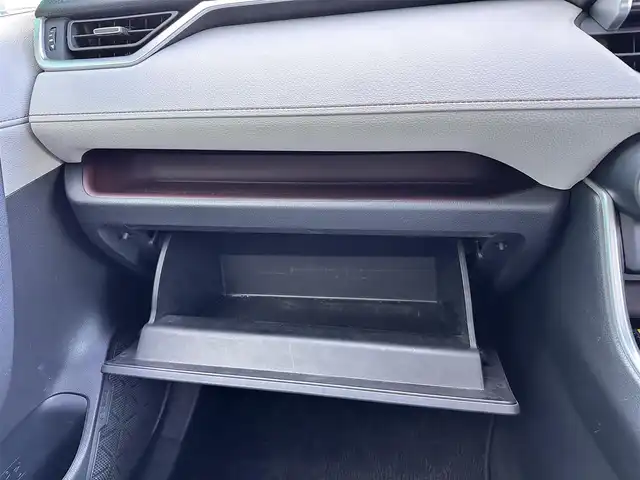 トヨタ ＲＡＶ４ G Zパッケージ 宮城県 2020(令2)年 3.6万km ホワイトパールクリスタルシャイン パノラマムーンルーフ/ワイヤレス充電/＝＝＝/セーフティセンス/・プリクラッシュセーフティ/・レーントレーシングアシスト/・レーダークルーズコントロール/・オートマチックハイビーム/・ロードサインアシスト/先行車発進告知/インテリジェントクリアランスソナー/リアクロストラフィックオートブレーキ/ブラインドスポットモニター/デジタルインナーミラー/純正9インチナビ（NSZT-Y68T）/・CD/DVD/・Bluetooth/・フルセグTV/バックカメラ/ビルトインETC/ドライブレコーダー/ハンズフリーパワーバックドア/ライトグレー合皮シート/メモリー機能付パワーシート（運転席）/シートヒーター/ステアリングヒーター/革巻きステアリング/ステアリングスイッチ/電動パーキングブレーキ/ブレーキホールド/LEDヘッドランプ/フォグランプ/オートライト/スマートキー＆プッシュスタート/電動格納ミラー/ルーフレール/純正19インチAW/純正ドアバイザー/純正フロアマット/W/サイド/カーテンエアバッグ