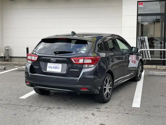 スバル インプレッサ スポーツ 2．0i－L アイサイト 青森県 2017(平29)年 9万km ダークグレーメタリック (株)IDOMが運営する【じしゃロン青森店】の自社ローン専用車両になりますこちらは現金、またはオートローンご利用時の価格です。自社ローンご希望の方は別途その旨お申付け下さい。/４WD/純正８インチSDナビ/　AM/FM/CD/DVD/Bluetooth/フルセグTV/バックカメラ/ビルトインETC/ドライブレコーダー/レーダークルーズコントロール/衝突被害軽減ブレーキ/レーンキープアシスト/横滑り防止装置/アイドリングストップ/オートライト/LEDヘッドライト/フォグランプ/スマートキー/プッシュスタート/電動格納ミラー/純正17インチAW/純正フロアマット/スペアキー