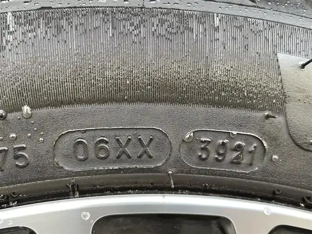 スバル インプレッサ スポーツ 2．0i－L アイサイト 青森県 2017(平29)年 9万km ダークグレーメタリック (株)IDOMが運営する【じしゃロン青森店】の自社ローン専用車両になりますこちらは現金、またはオートローンご利用時の価格です。自社ローンご希望の方は別途その旨お申付け下さい。/４WD/純正８インチSDナビ/　AM/FM/CD/DVD/Bluetooth/フルセグTV/バックカメラ/ビルトインETC/ドライブレコーダー/レーダークルーズコントロール/衝突被害軽減ブレーキ/レーンキープアシスト/横滑り防止装置/アイドリングストップ/オートライト/LEDヘッドライト/フォグランプ/スマートキー/プッシュスタート/電動格納ミラー/純正17インチAW/純正フロアマット/スペアキー