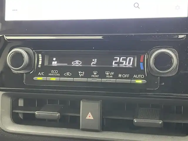 トヨタ シエンタ ハイブリッド Z 岡山県 2022(令4)年 3.5万km ホワイトパールクリスタルシャイン 純正10.5インチディスプレイオーディオプラス/車載ナビ/Bluetooth/地デジTV/CarPlay/パノラミックビューモニター/トヨタセーフティセンス /・プリクラッシュセーフティ/・レーンキープアシスト/・オートハイビーム/・踏み間違い防止/ブラインドスポットモニター/LEDヘッドライト/両側パワースライドドア /ドライブレコーダー/プッシュスタート /スマートキー